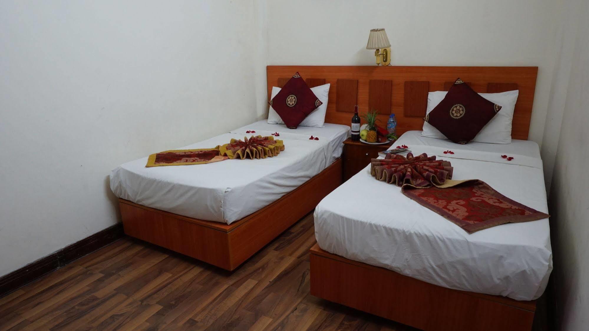 Hanoi Golden Moon Guest House & Travel Eksteriør billede