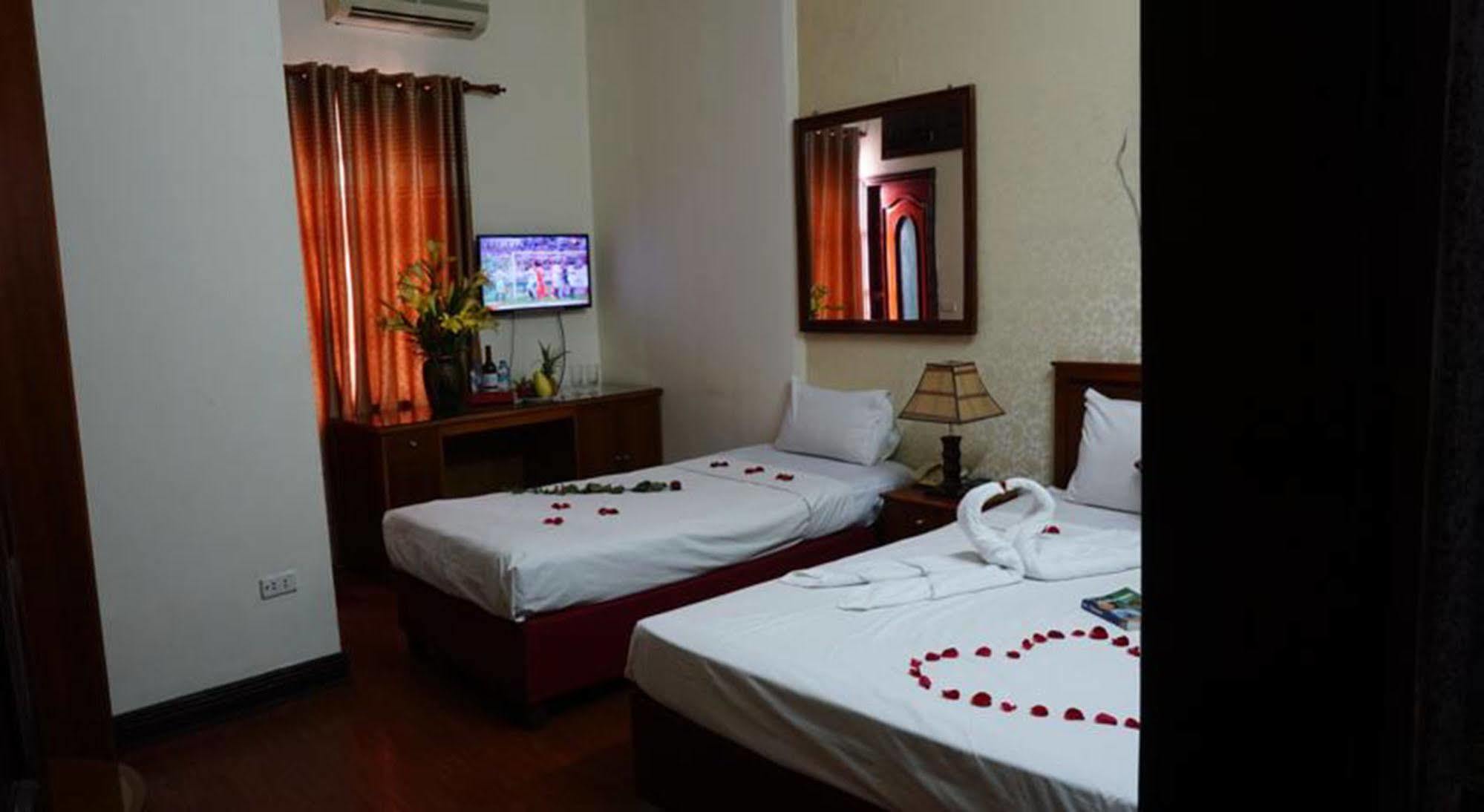 Hanoi Golden Moon Guest House & Travel Eksteriør billede