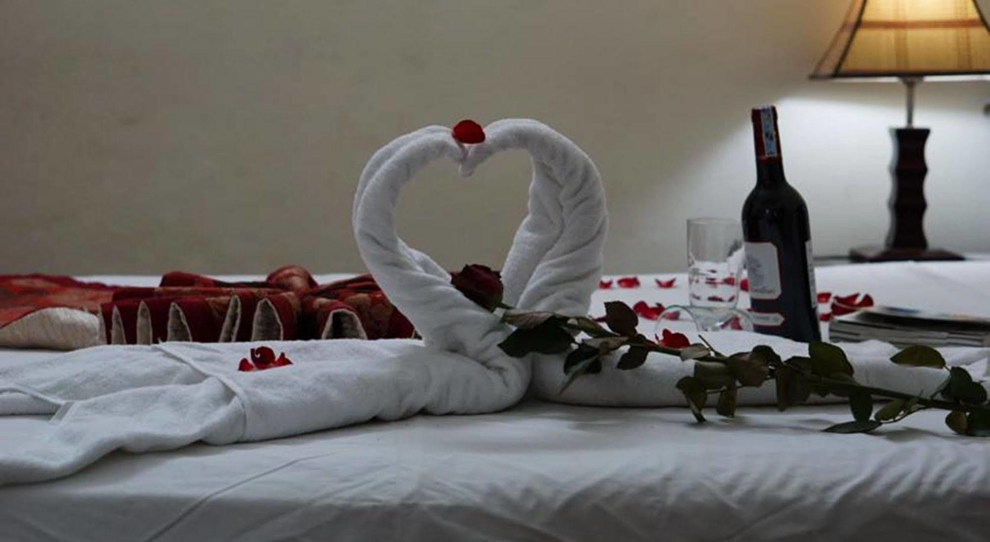 Hanoi Golden Moon Guest House & Travel Eksteriør billede
