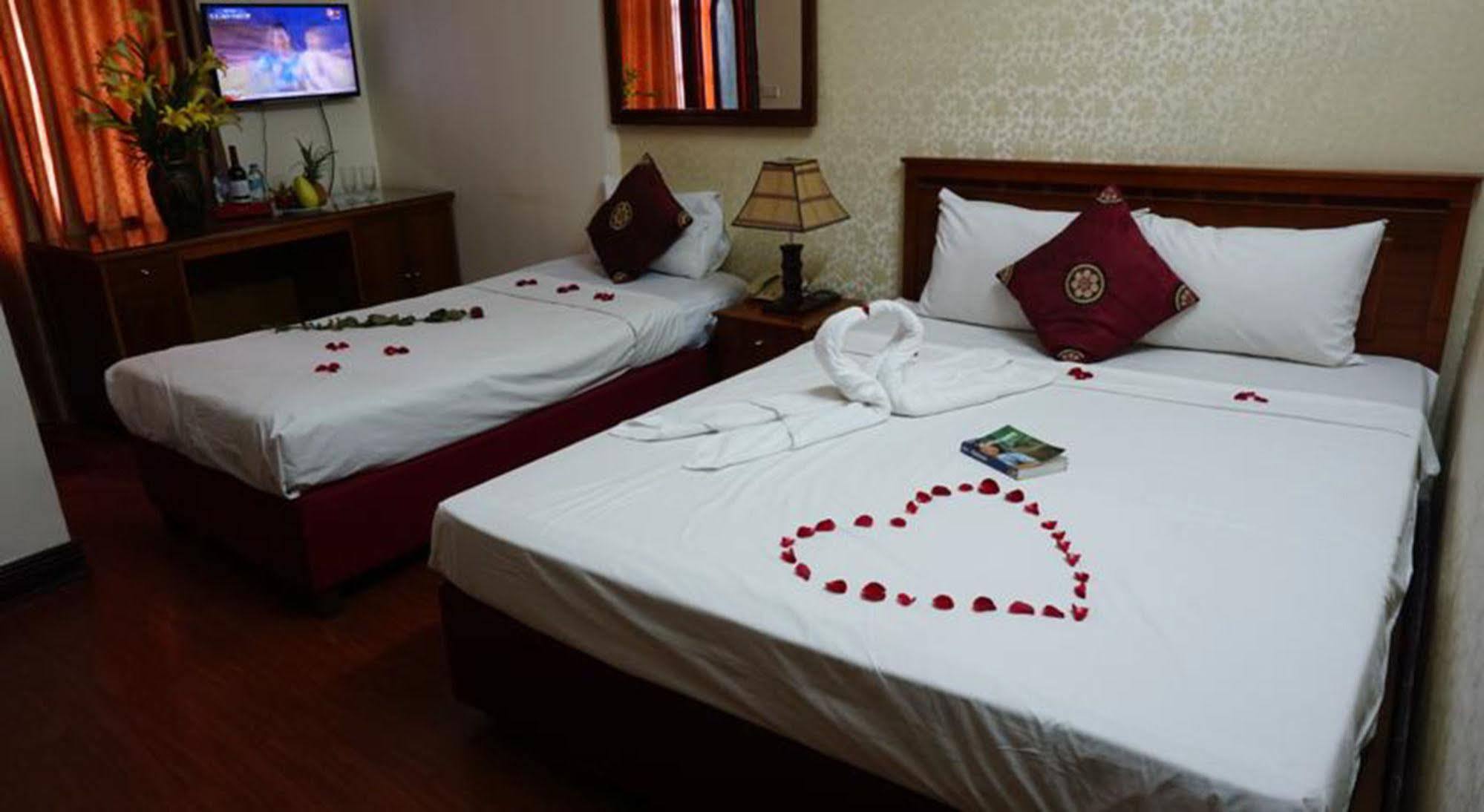 Hanoi Golden Moon Guest House & Travel Eksteriør billede