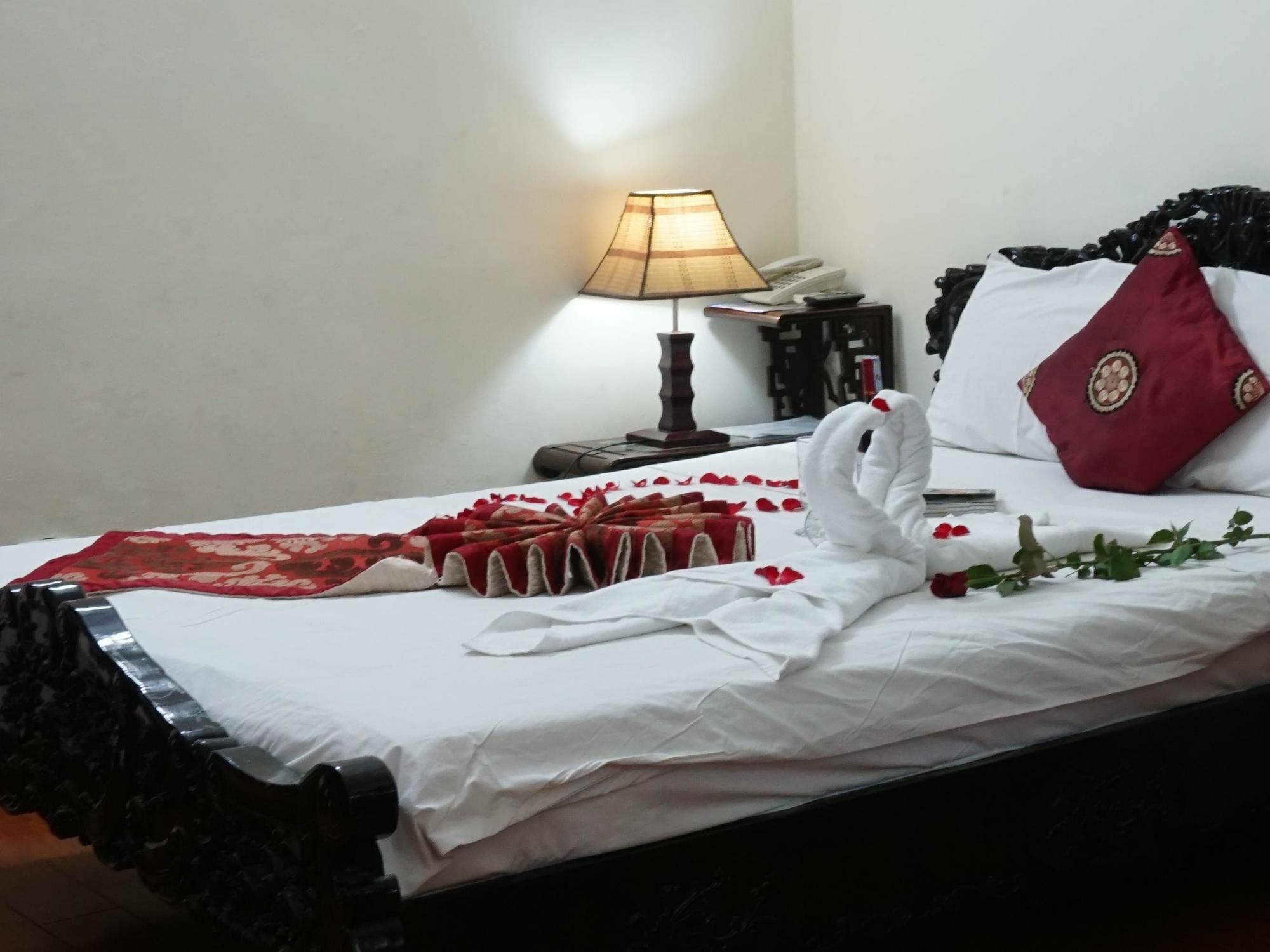 Hanoi Golden Moon Guest House & Travel Eksteriør billede